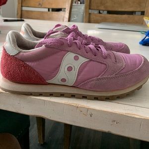 Women’s Saucony Jazz low pro